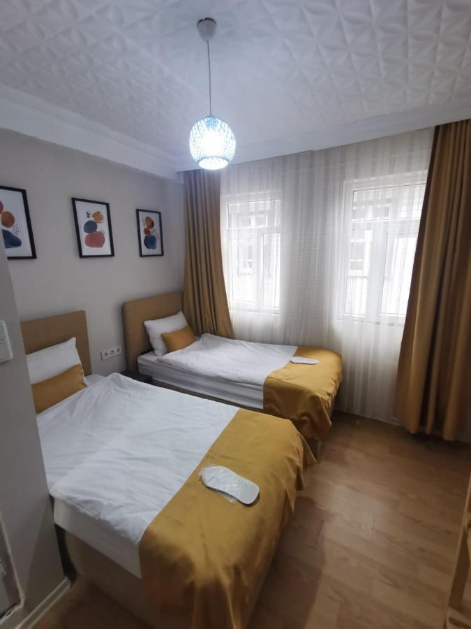 Konut Wooden House Hotel Istanbul Exterior photo