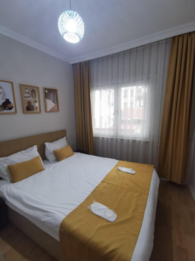 Konut Wooden House Hotel Istanbul Exterior photo