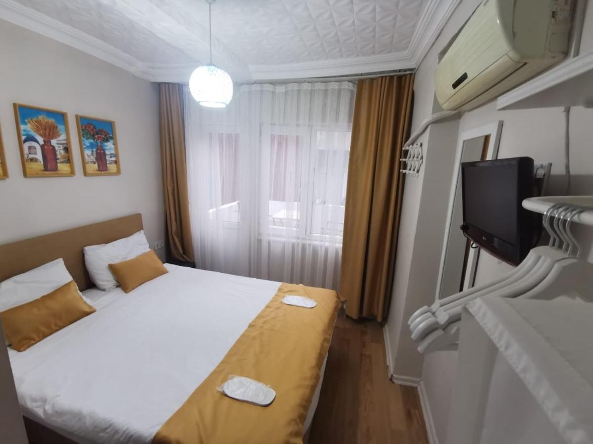 Konut Wooden House Hotel Istanbul Exterior photo