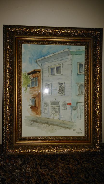 Konut Wooden House Hotel Istanbul Exterior photo